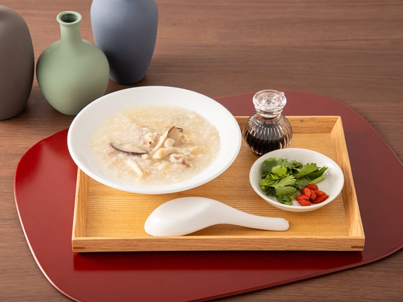 体調確認の鶏粥 890円 (税込)